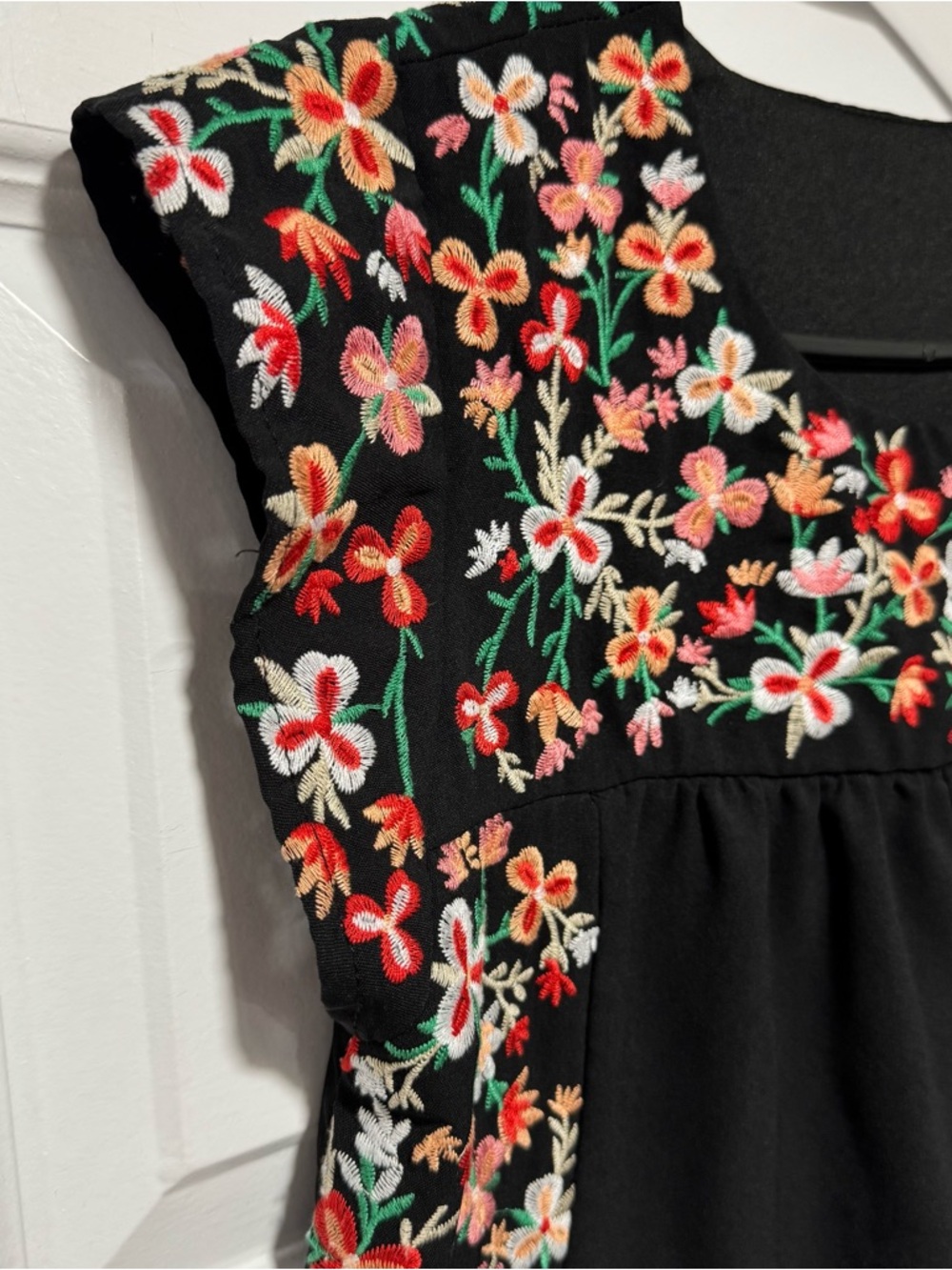 Black Floral Embroidered Capped Sleeve Top 04-0130 - Picture 3 of 7